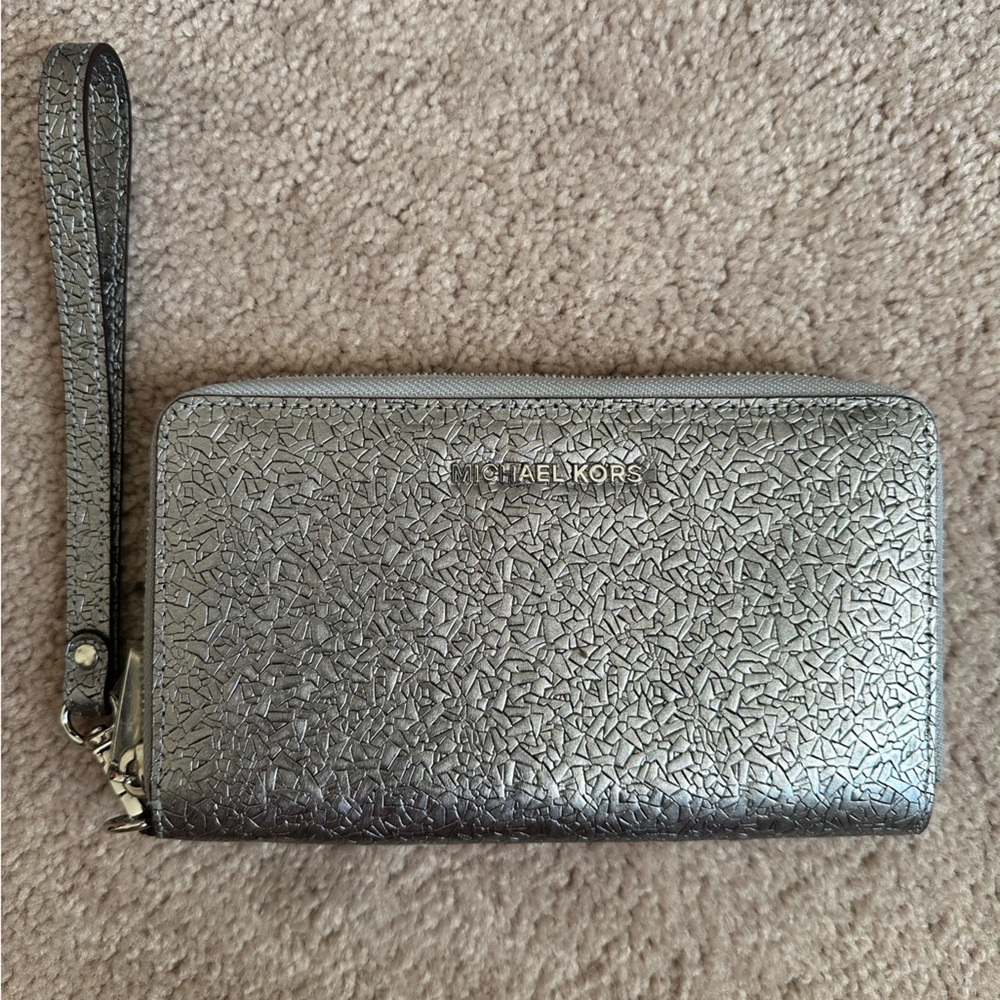 Michael Michael Kors Multi-Function Smartphone Wr… - image 1